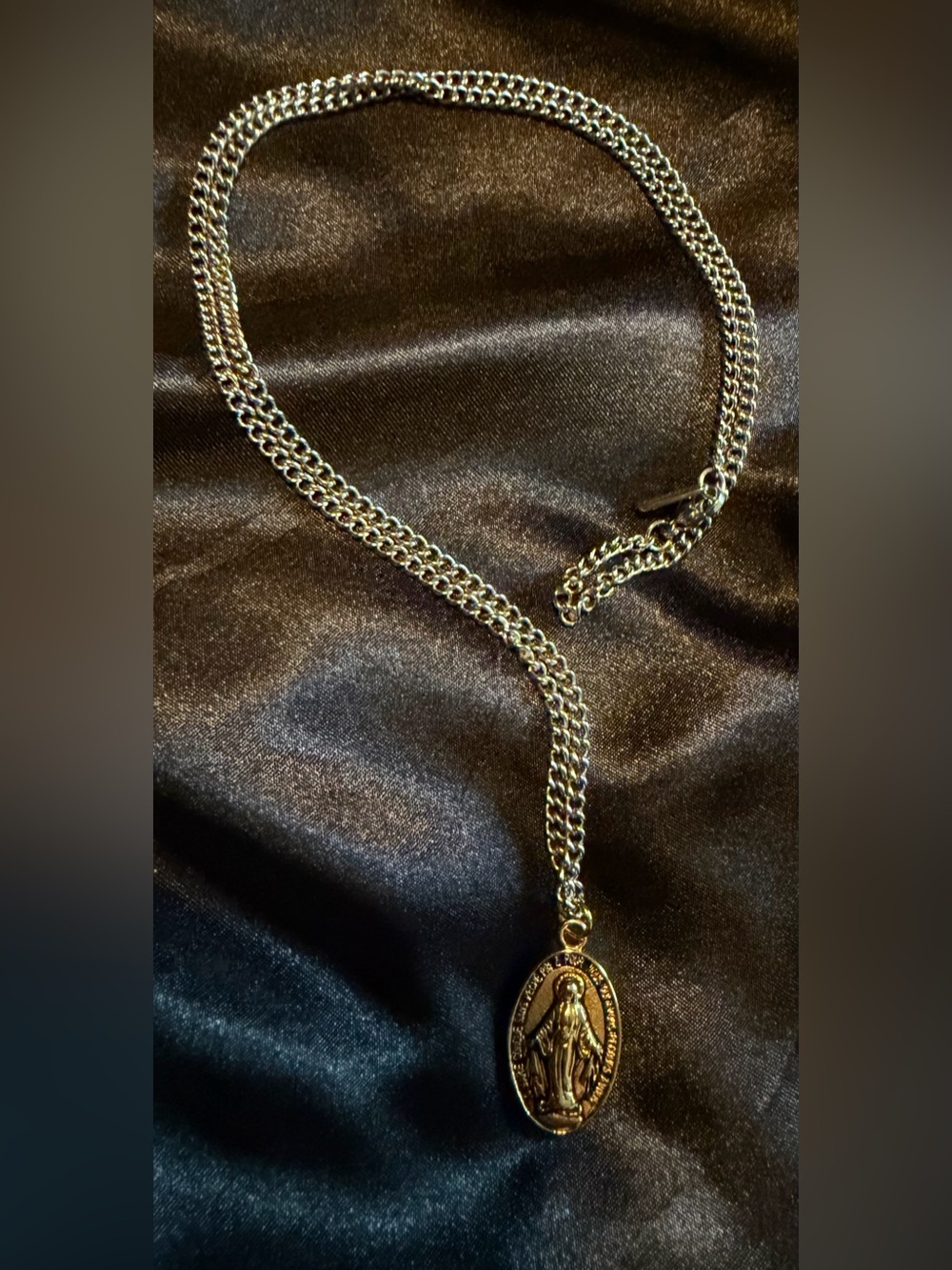 +Virgin Mary AU THEORY Necklace+